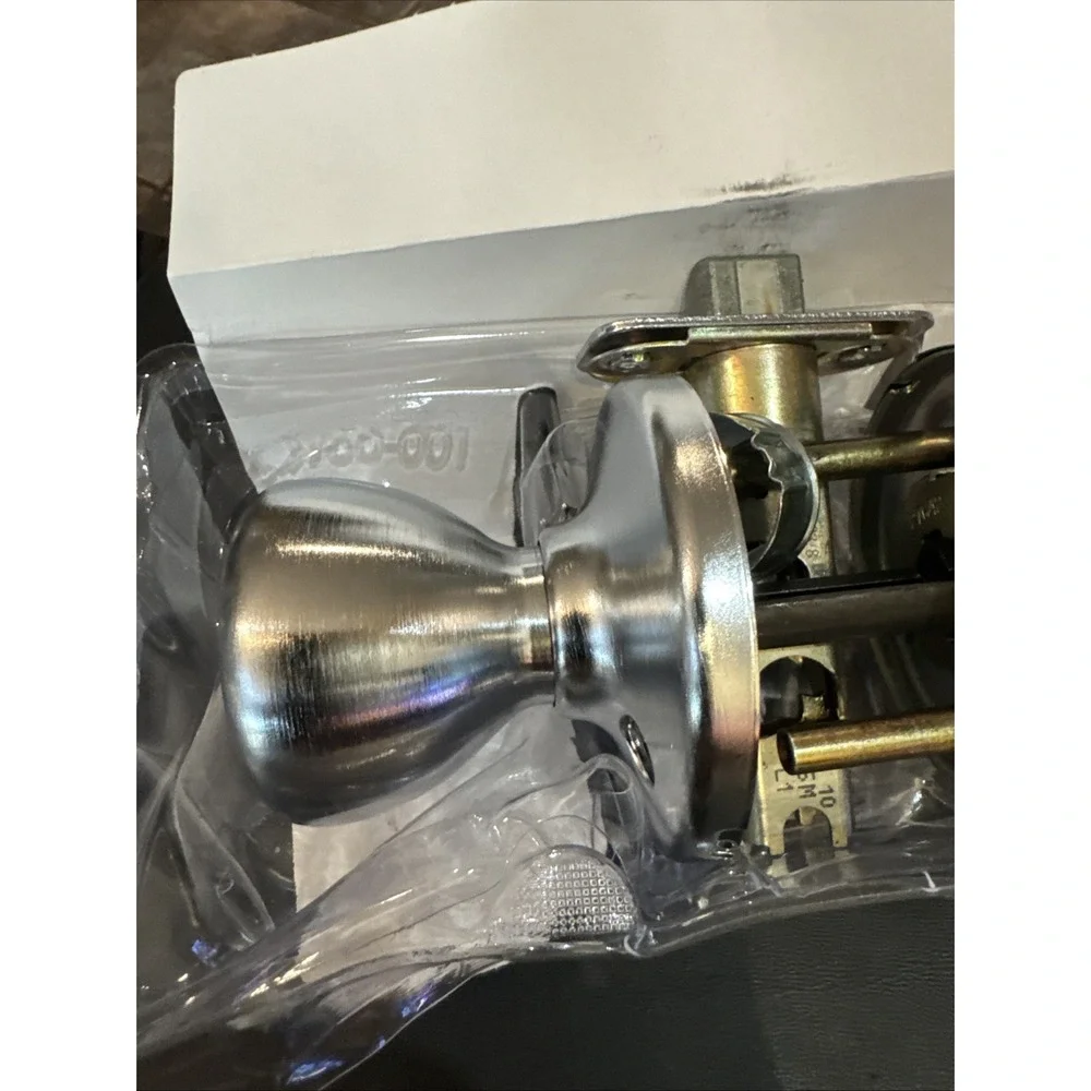 Kwikset Tylo  Satin Nickel  Bed Door Knob   93001-871‎
